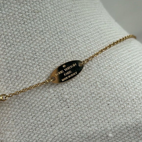 🔥NEW! Louis Vuitton•Nanogram Necklace - Picture 5 of 6